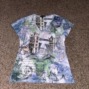 Y2K v neck graphic tee with a unique print